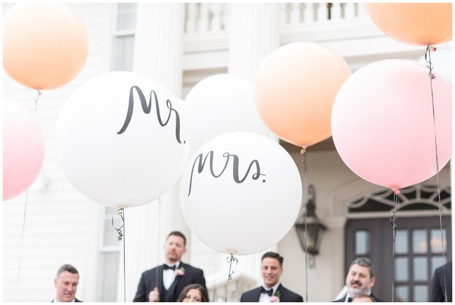 Mr and Mrs balloons at NJ wedding