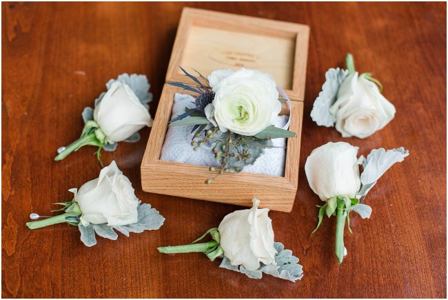 boutonniere photo, boutonniere details, single rose with dusty miller boutonniere
