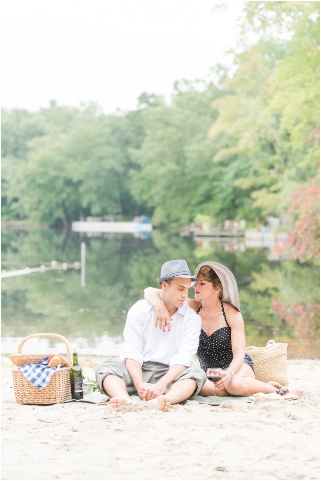 vintage-themed-engagement-session_0007