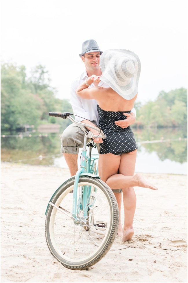 vintage-themed-engagement-session_0020