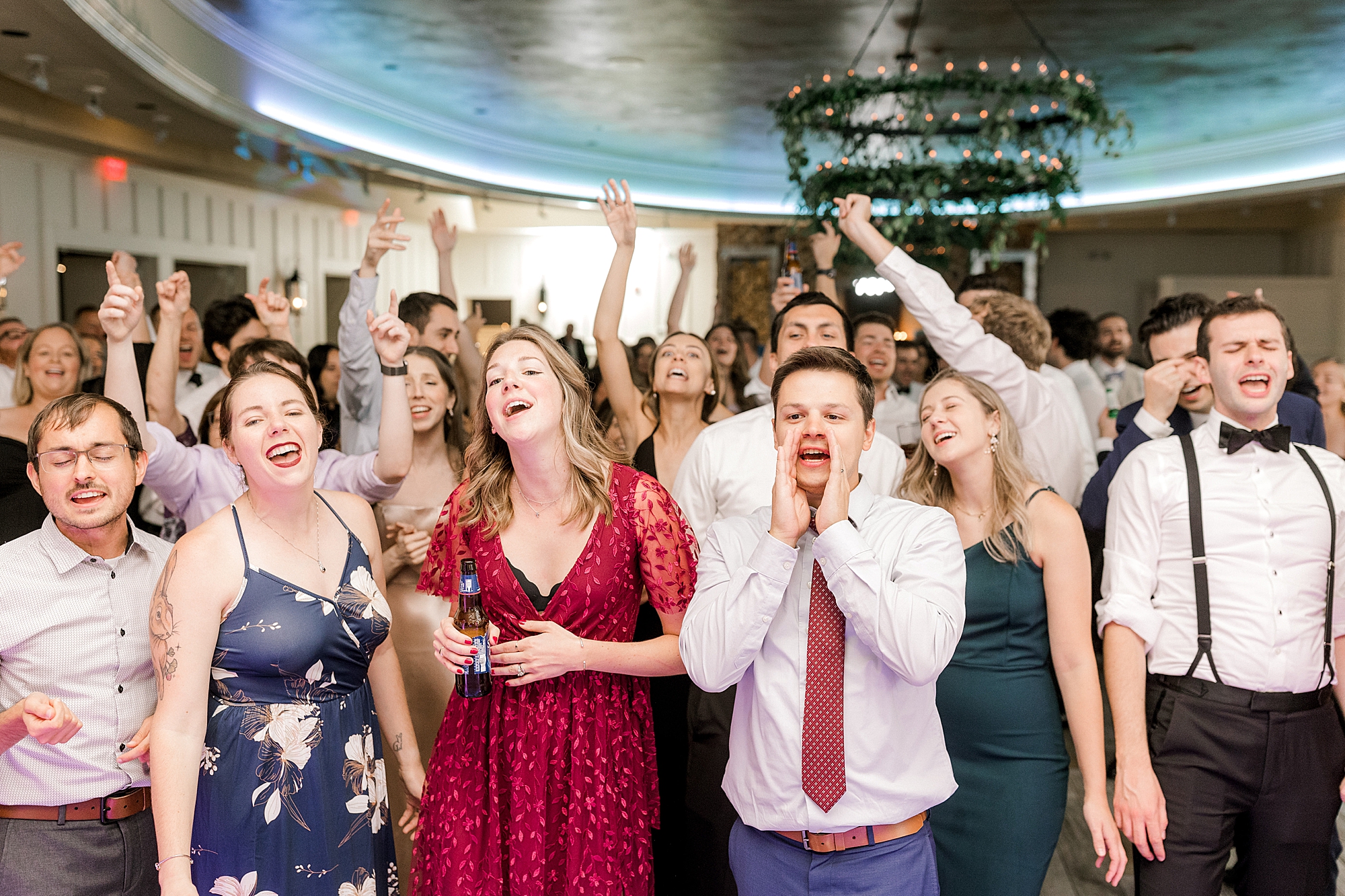 guests dance during Hampton NJ wedding reception