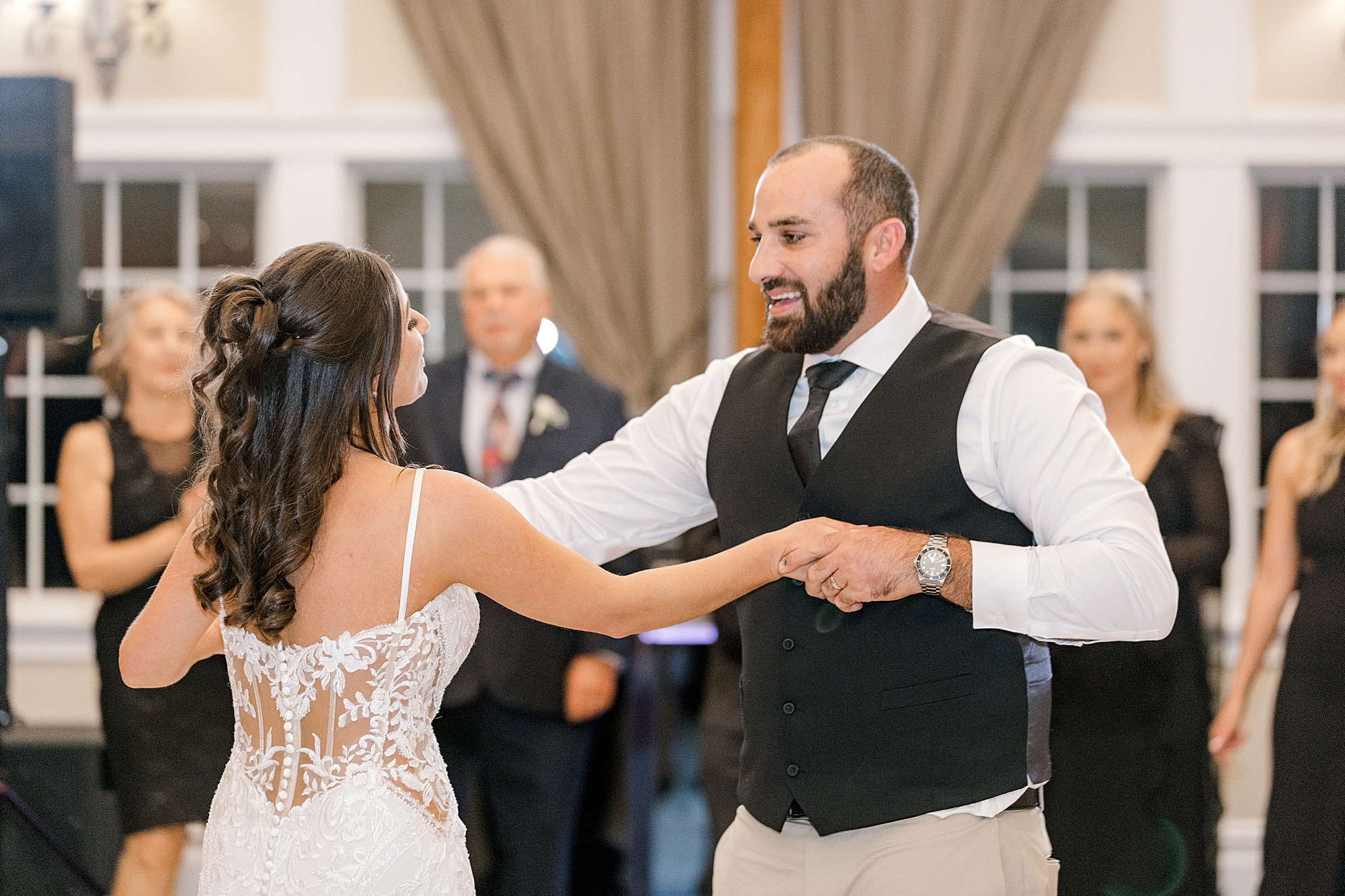 newlyweds perform choreographed dance during LBI wedding reception